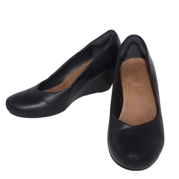 Clarks Black Closed Toe Leather Wedges, Size 6 - Picture 2 of 15